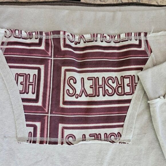 Hershey's Women's Cream Long Sleeves Kangaroo Pocket Hoodie Size XL - Picture 3 of 9